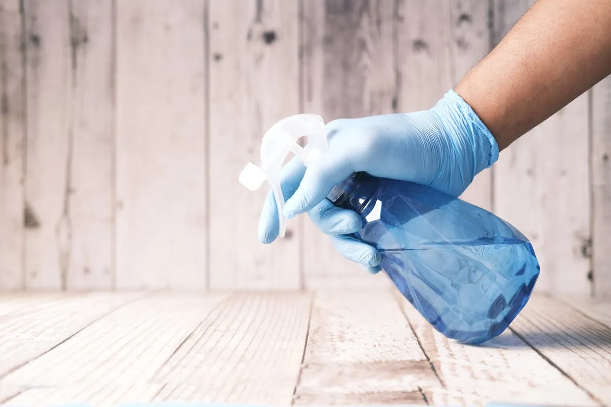 Comparison of citric acid and oxalic acid powders for pressure washing