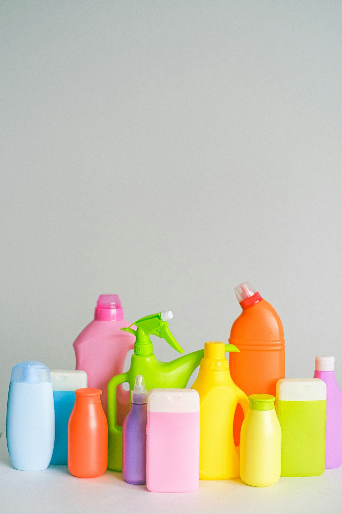 Food service facility sanitization and EPA-approved sanitizer application